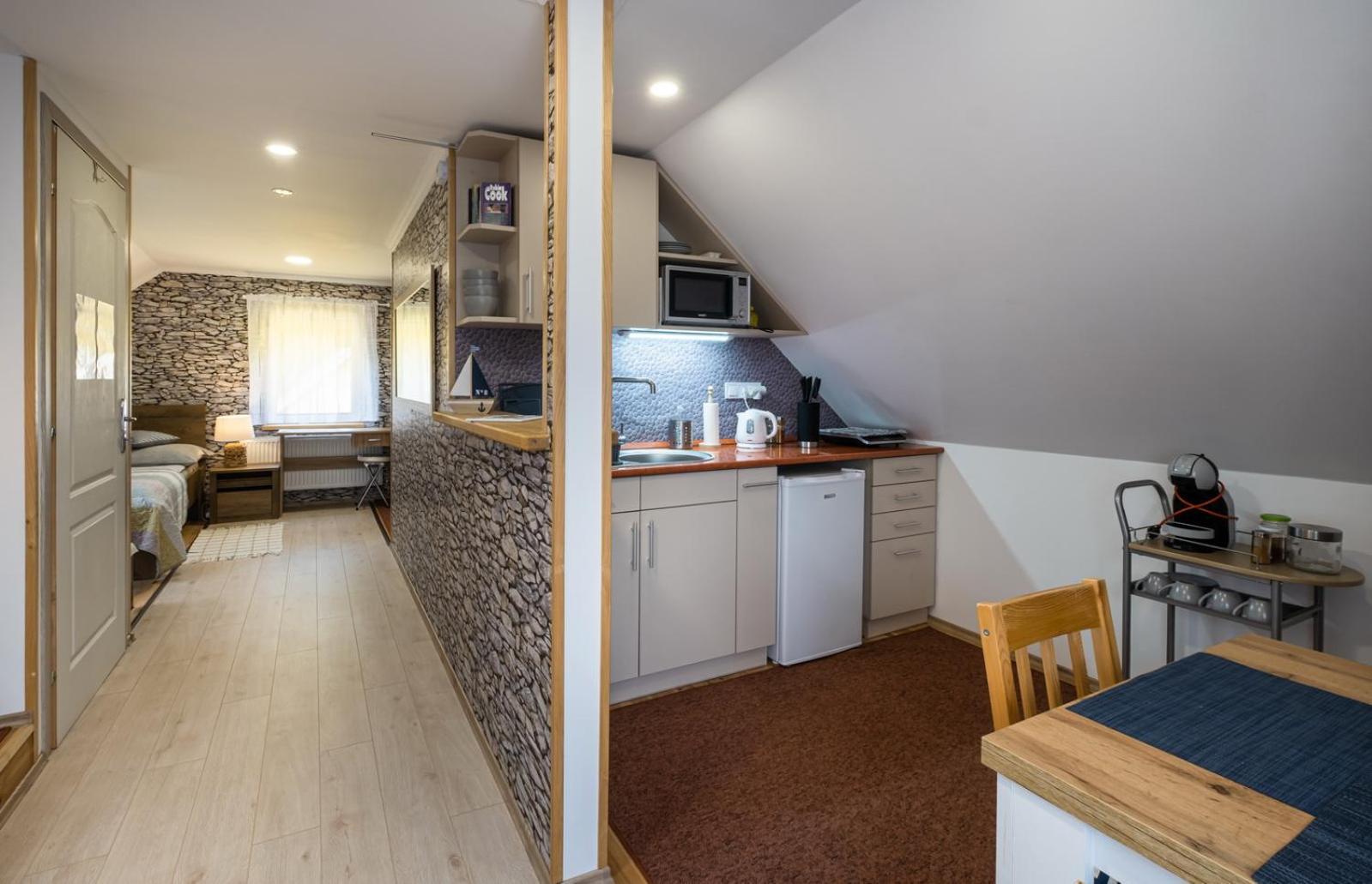 Szuerke Vendeghaz Balatonkenesen Appartement Buitenkant foto