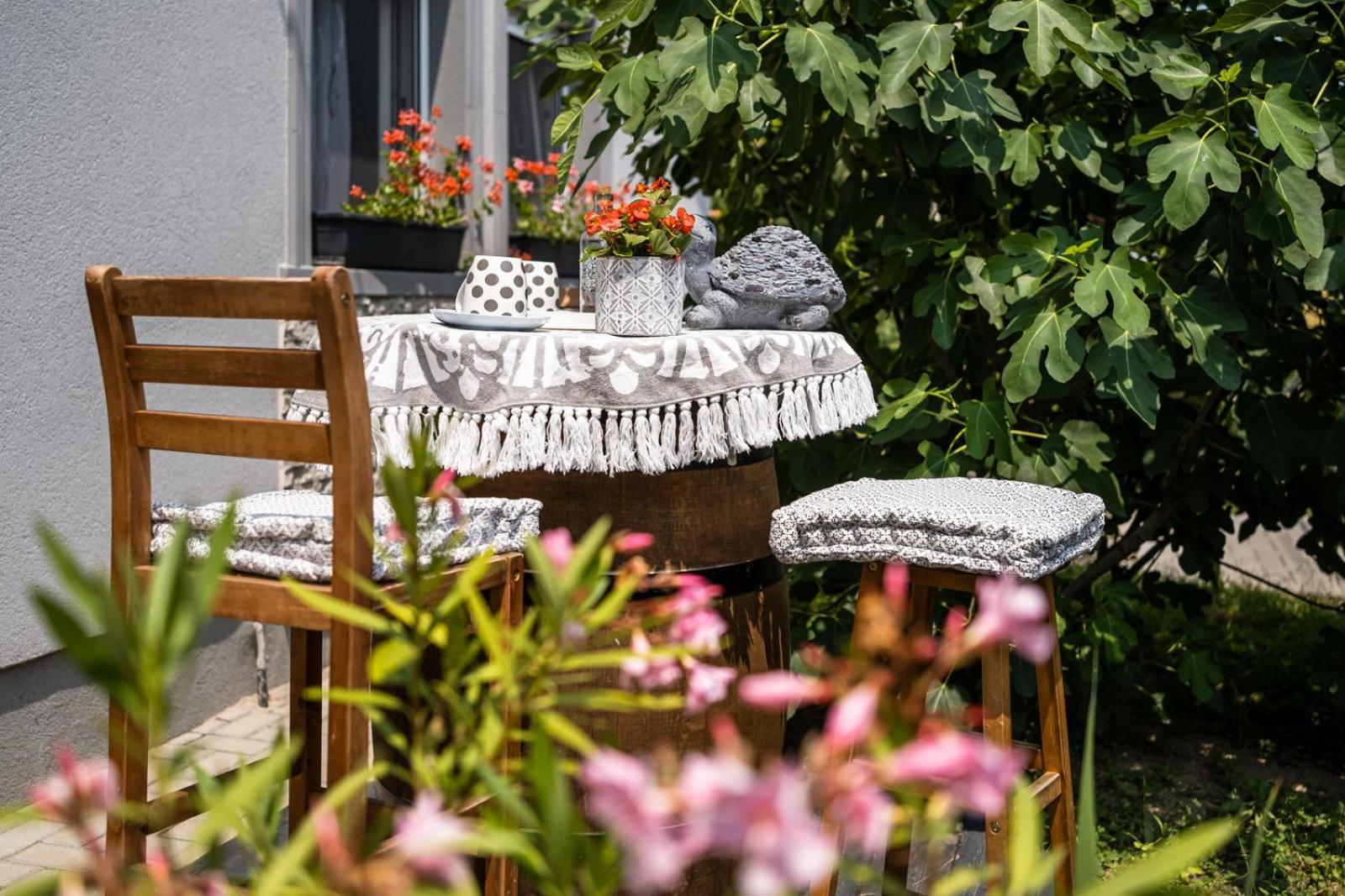 Szuerke Vendeghaz Balatonkenesen Appartement Buitenkant foto