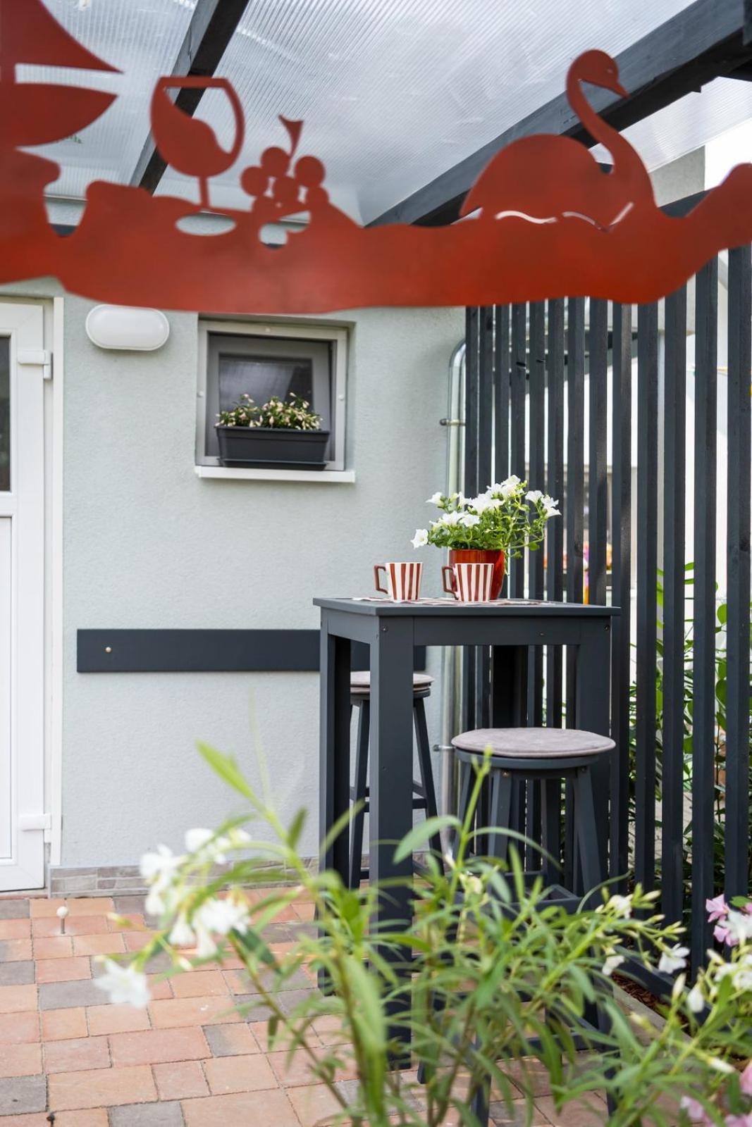 Szuerke Vendeghaz Balatonkenesen Appartement Buitenkant foto