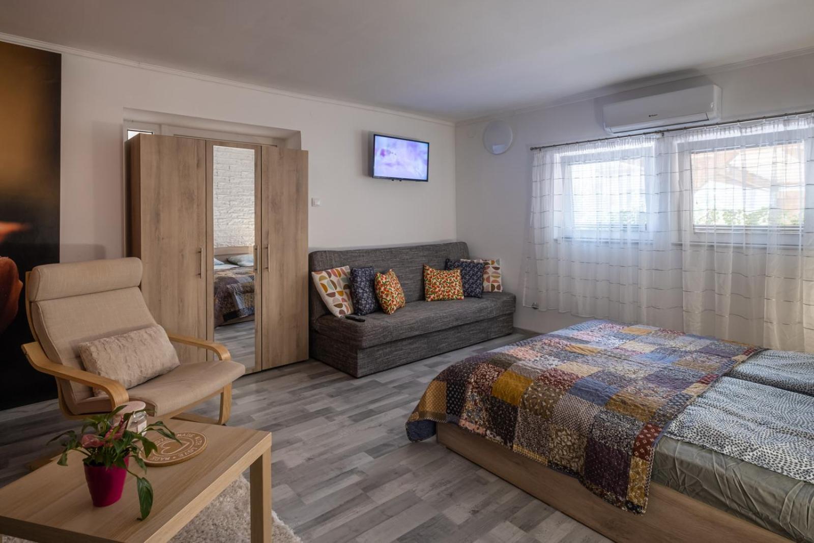 Szuerke Vendeghaz Balatonkenesen Appartement Buitenkant foto