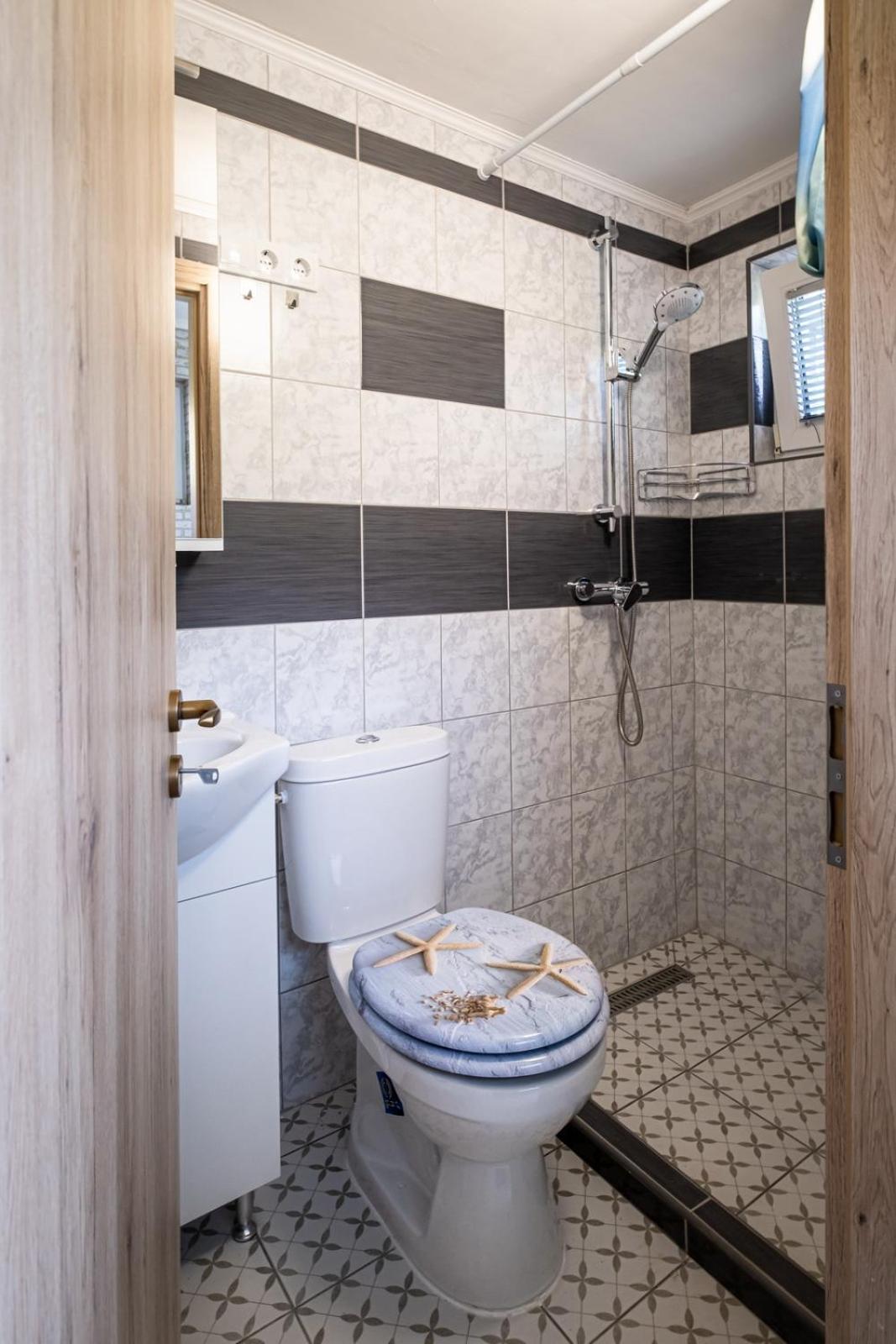 Szuerke Vendeghaz Balatonkenesen Appartement Buitenkant foto