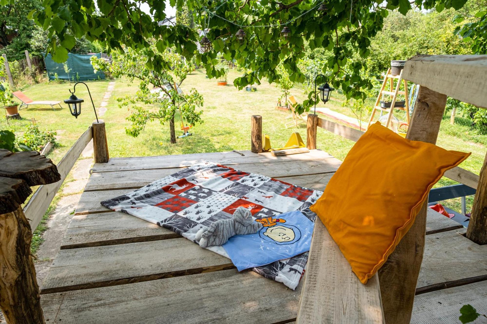 Szuerke Vendeghaz Balatonkenesen Appartement Buitenkant foto