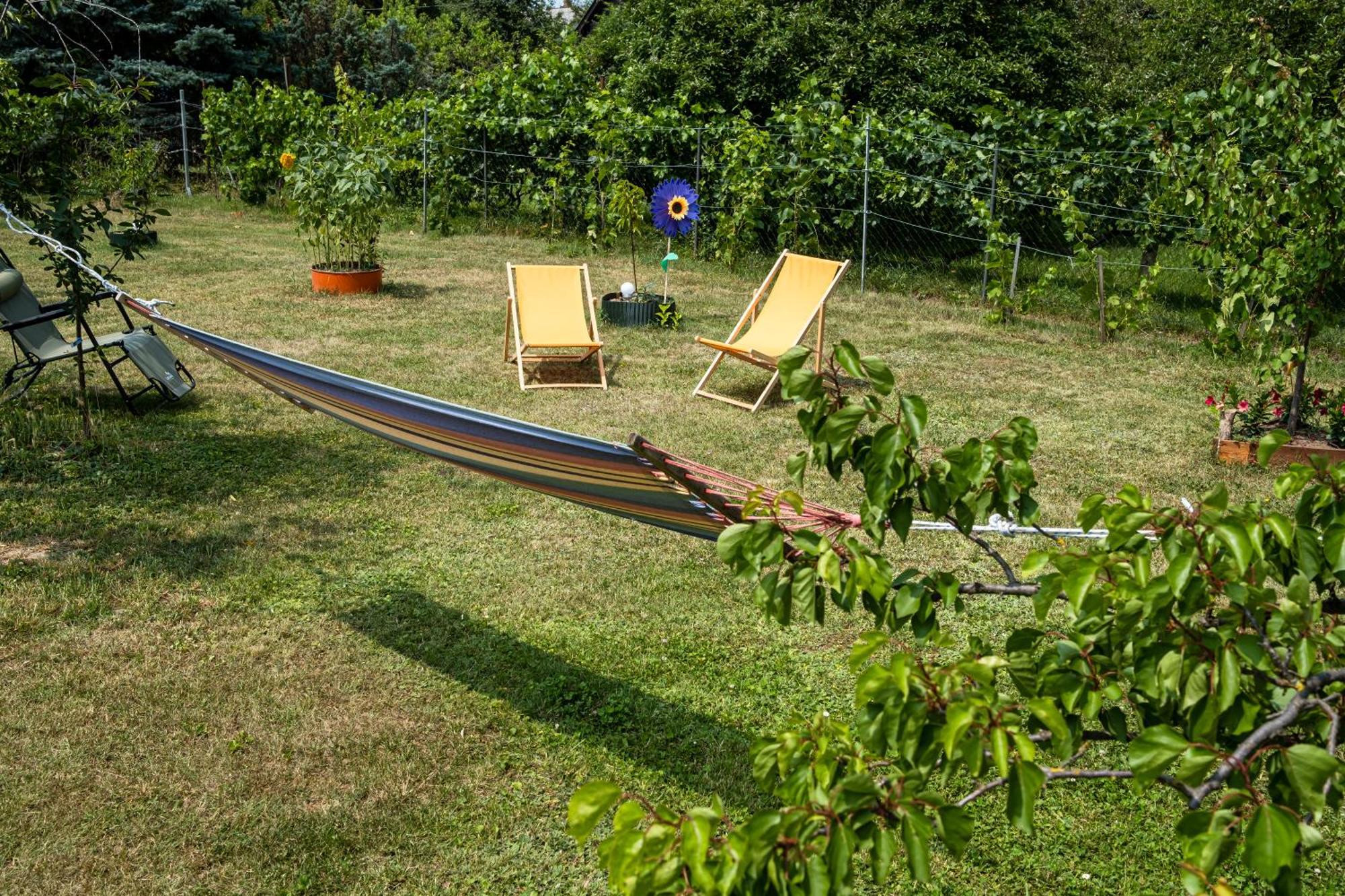 Szuerke Vendeghaz Balatonkenesen Appartement Buitenkant foto