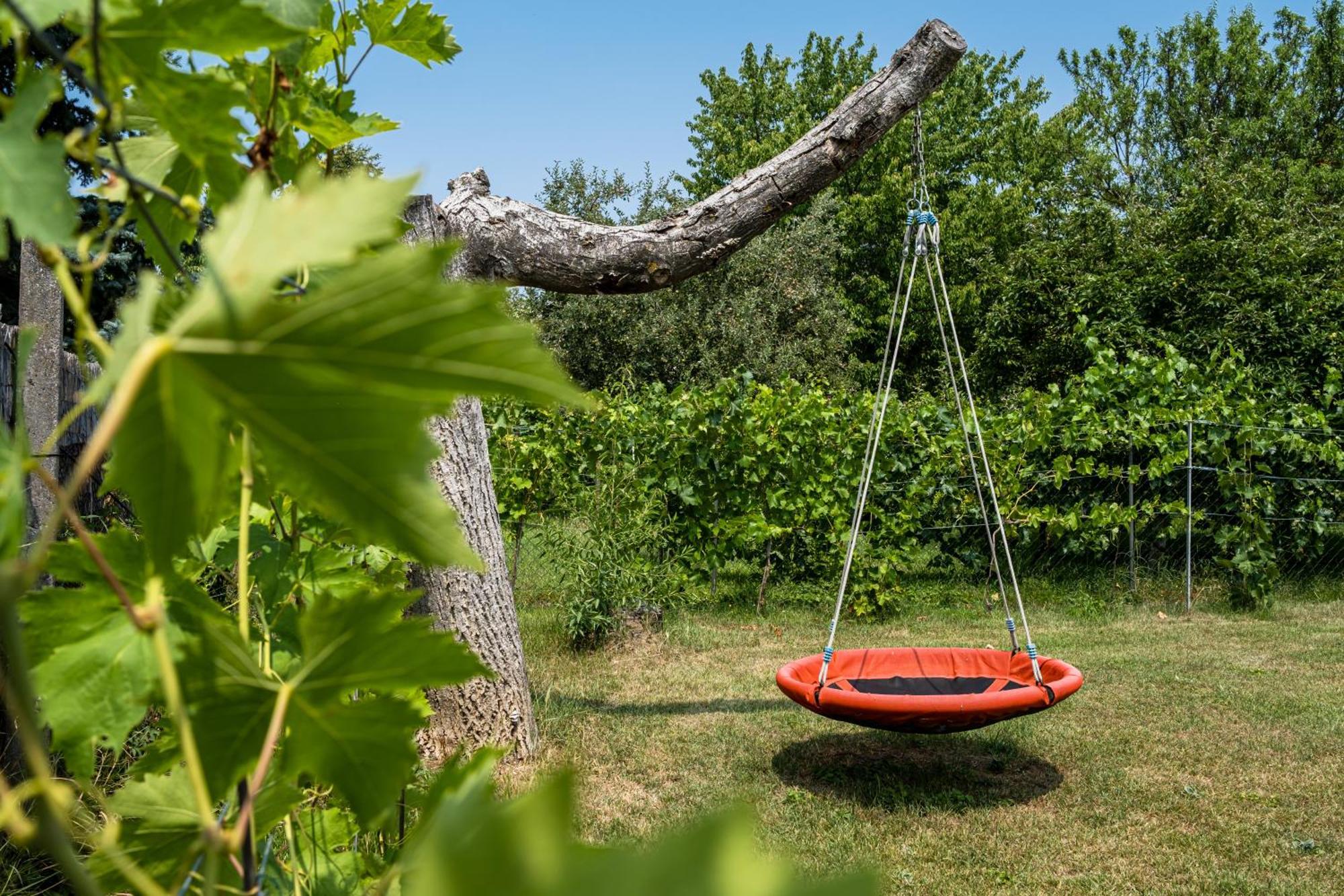 Szuerke Vendeghaz Balatonkenesen Appartement Buitenkant foto