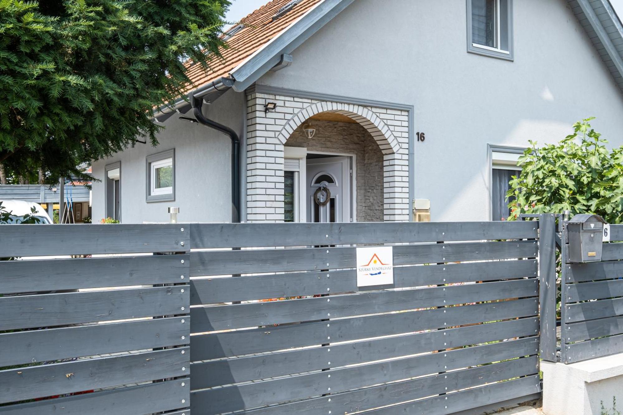 Szuerke Vendeghaz Balatonkenesen Appartement Buitenkant foto
